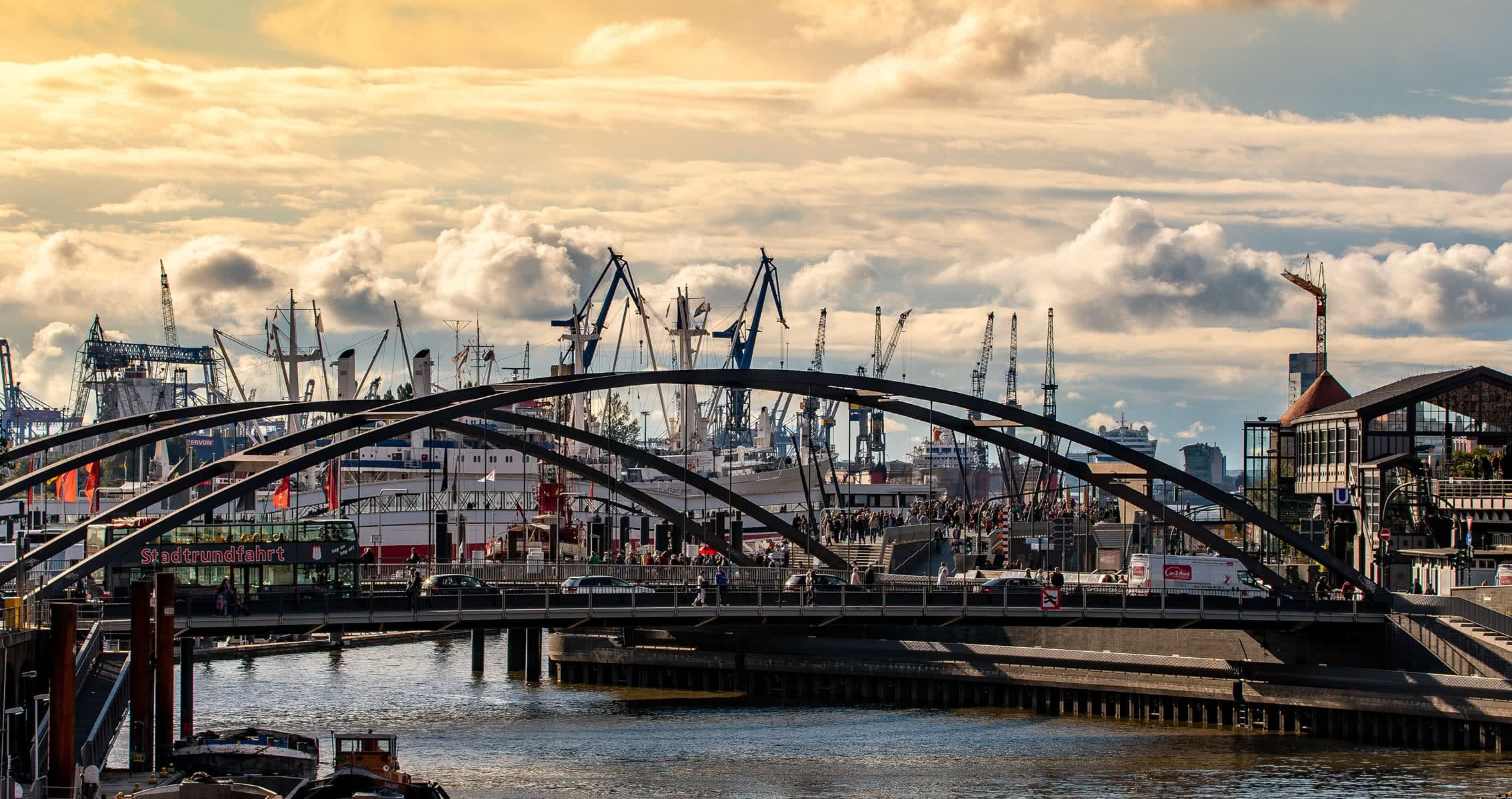 Hafenbrücke Hamburg - Rechtsanwalt Arbeitsrecht